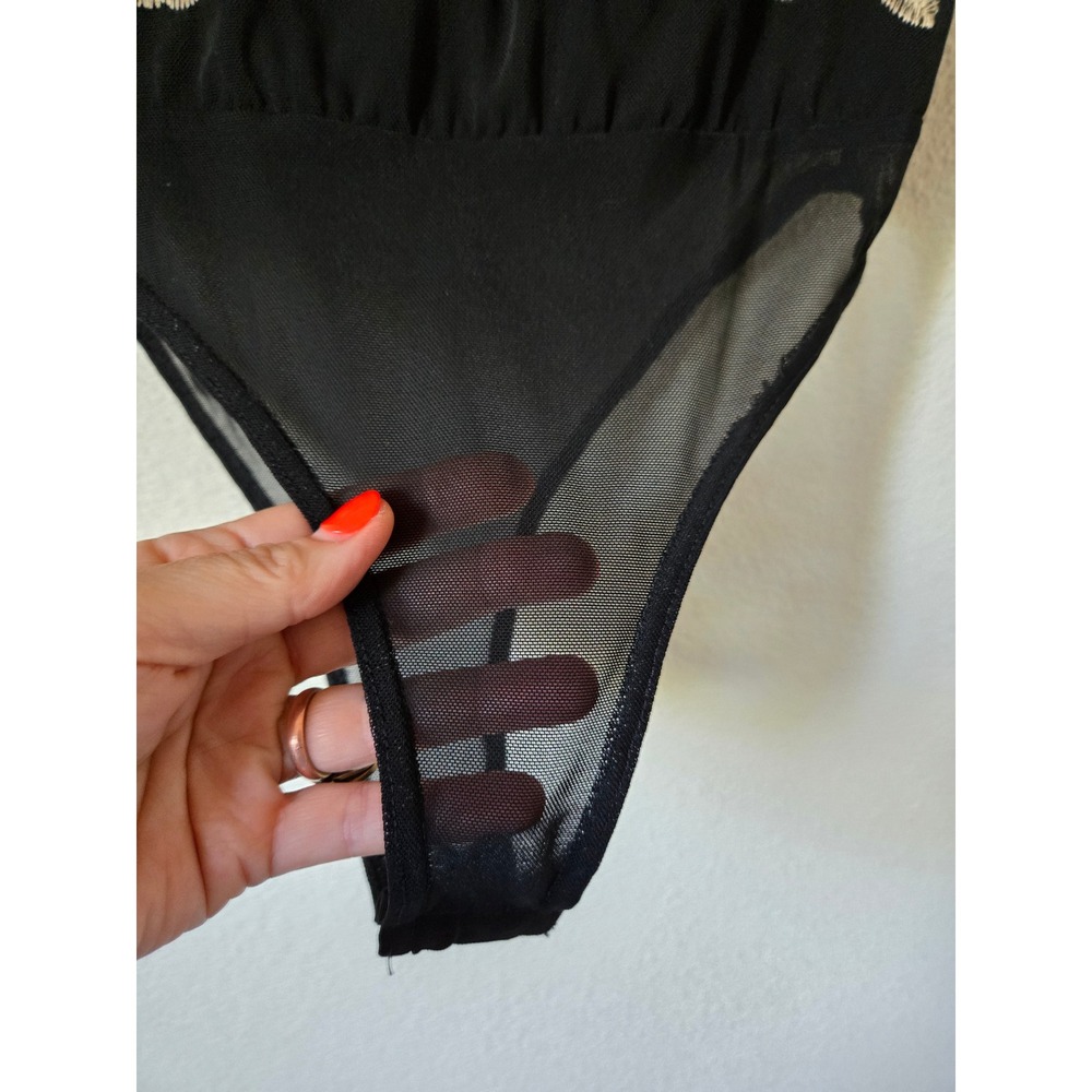 Bailey Rose Black Floral Embroidered Mesh Bodysuit XS Short V-Neck Flutter Slv - Picture 4 of 10